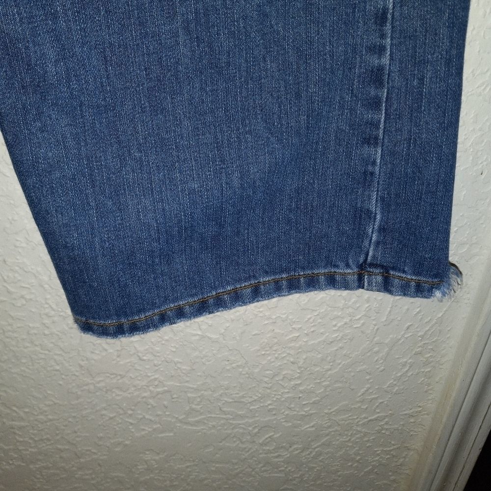 LUCKY BRAND BUTTON FLY JEANS - Picture 15 of 15